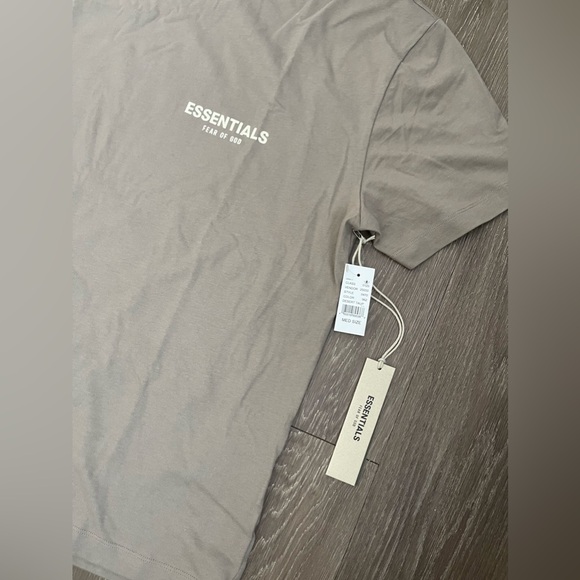 Fear of God Essentials T-shirt Desert Taupe - Picture 4 of 8